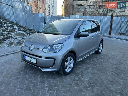 Volkswagen Up                              2015г. в рассрочку
