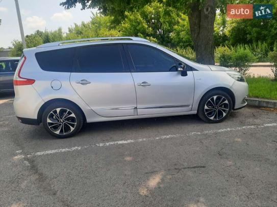 Renault Grand scenic 2016г. в рассрочку