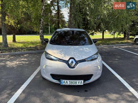 Renault Zoe                             2013г. в рассрочку