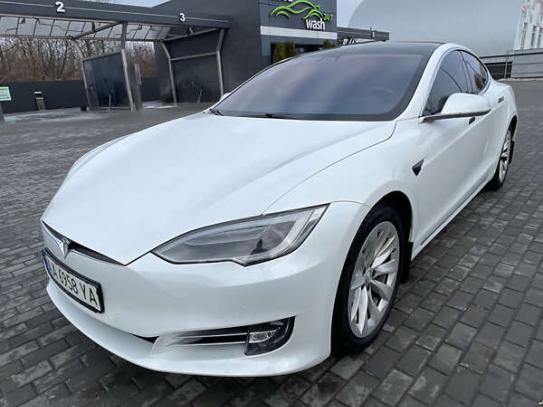 Tesla Model s 2018р. у розстрочку