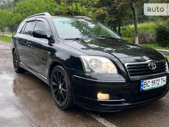 Toyota Avensis 2004г. в рассрочку