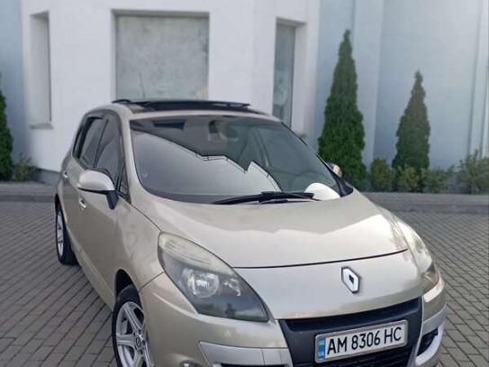 Renault Scenic                          2009г. в рассрочку