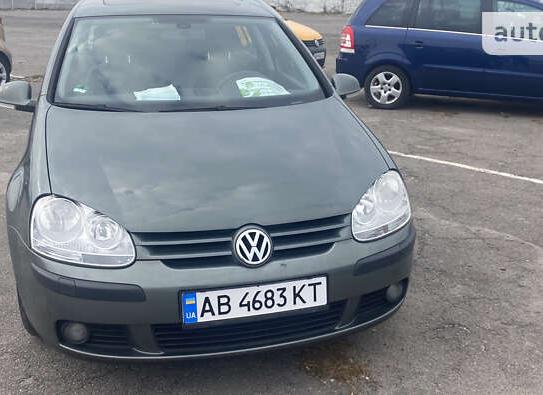 Volkswagen Golf 2004р. у розстрочку