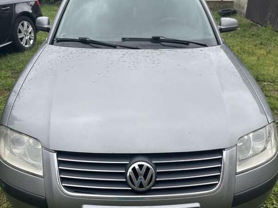 Volkswagen Passat 2001р. у розстрочку