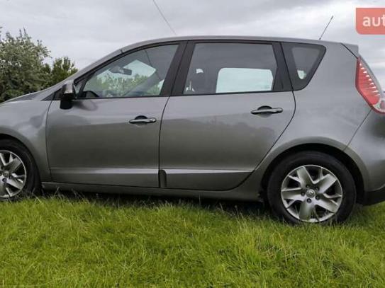 Renault Scenic                          2011г. в рассрочку