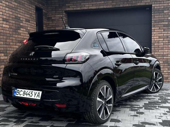 Peugeot 208                             2021г. в рассрочку