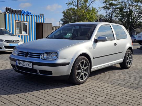 Volkswagen Golf 2002г. в рассрочку