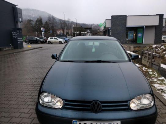 Volkswagen Golf                            2001г. в рассрочку