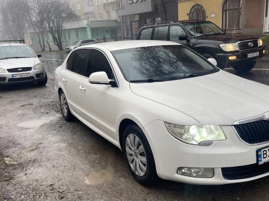 Skoda Superb 2012р. у розстрочку