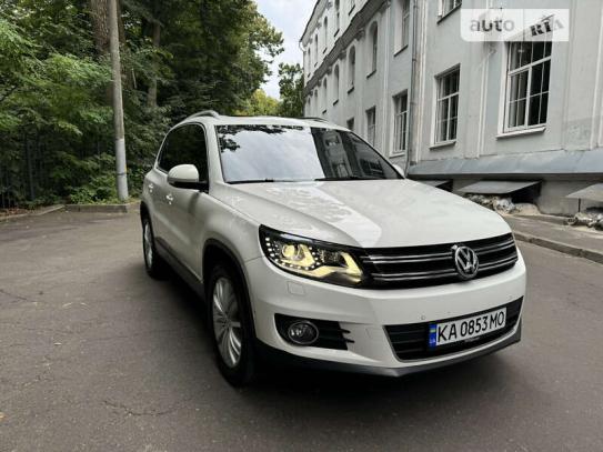 Volkswagen Tiguan 2012г. в рассрочку