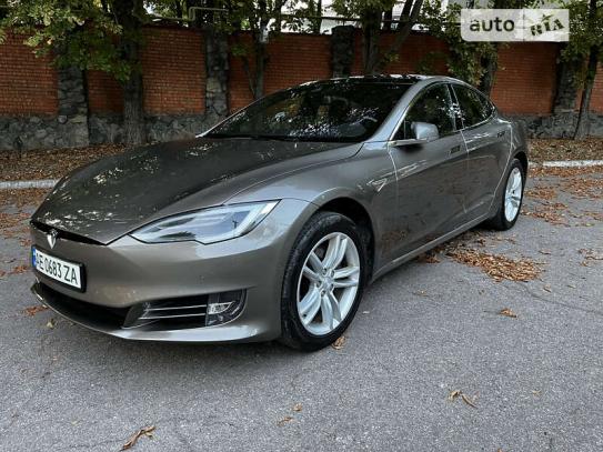 Tesla Model s 2016г. в рассрочку