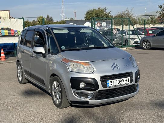 Citroen C3 picasso 2010г. в рассрочку