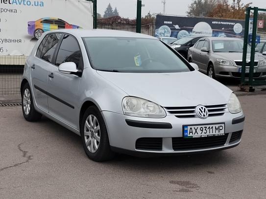 Volkswagen Golf 2006г. в рассрочку