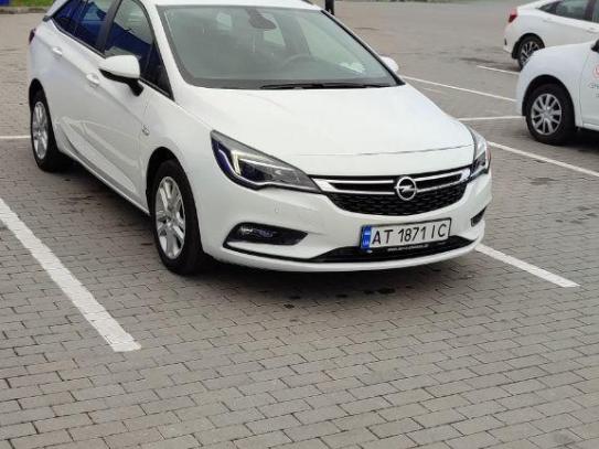 Opel Astra sports tourer 2019г. в рассрочку