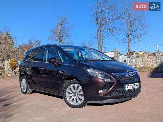 Opel Zafira tourer                   2013г. в рассрочку