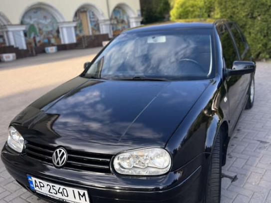 Volkswagen Golf                            2002г. в рассрочку
