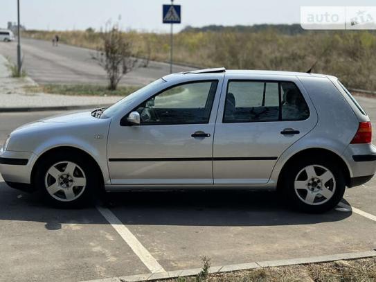 Volkswagen Golf 2001г. в рассрочку