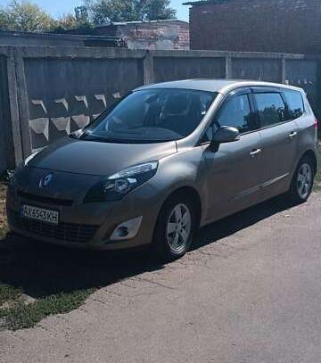 Renault Scenic
                          2009г. в рассрочку