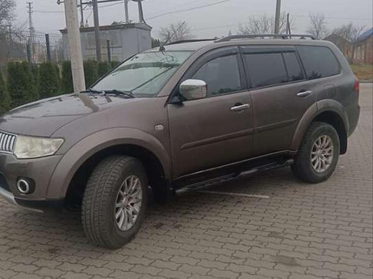 Mitsubishi Pajero sport
                    2012г. в рассрочку