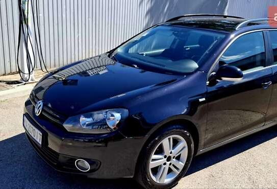 Volkswagen Golf
                            2012г. в рассрочку