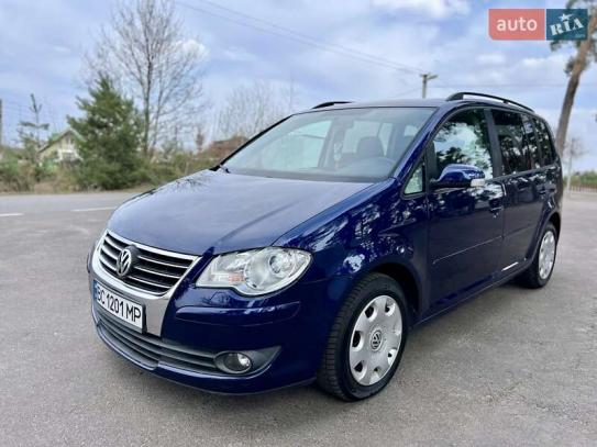 Volkswagen Touran 2009g. in Raten