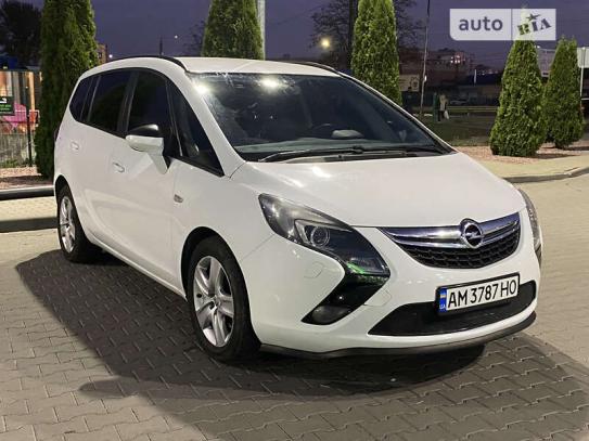 Opel Zafira 2013р. у розстрочку