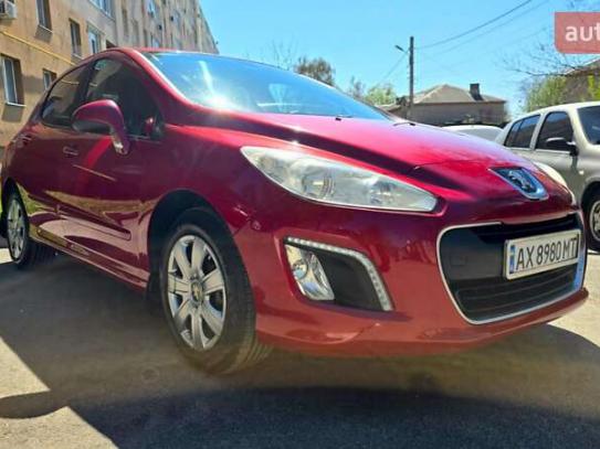 Peugeot 308                             2012г. в рассрочку