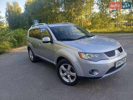 Mitsubishi Outlander xl                    2007г. в рассрочку