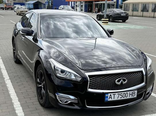 Infiniti Q70                             2015г. в рассрочку