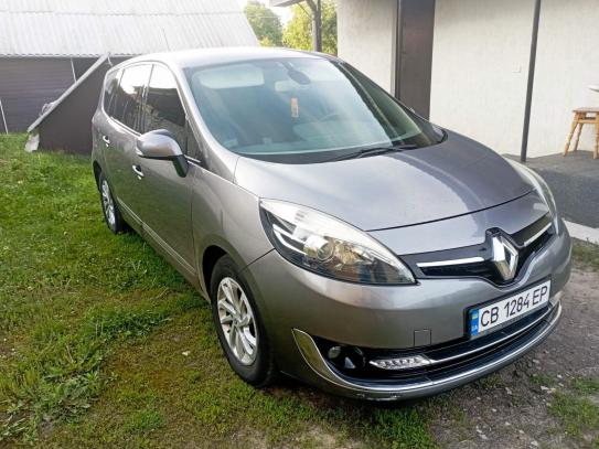 Renault Grand scenic                    2013г. в рассрочку