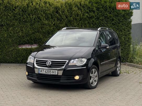 Volkswagen Touran                          2007г. в рассрочку