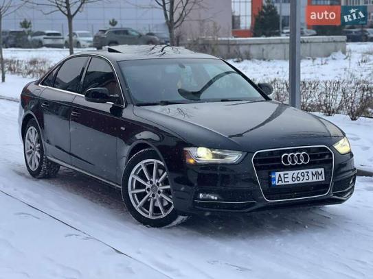 Audi A4                              2014г. в рассрочку