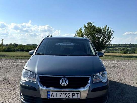 Volkswagen Touran 2007g. in Raten