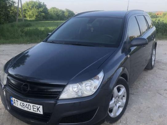Opel Astra                           2008г. в рассрочку