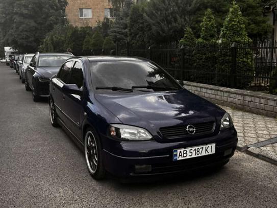 Opel Astra 2004г. в рассрочку