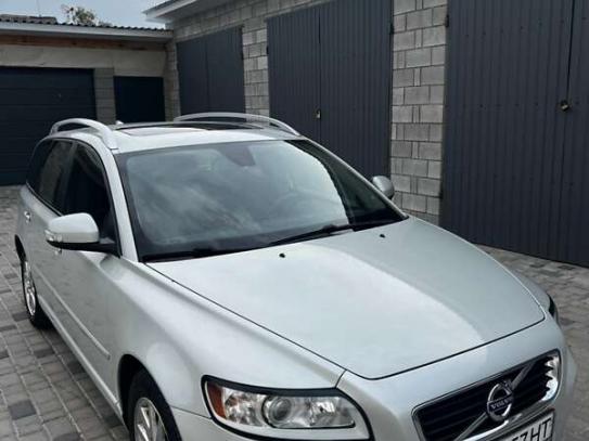 Volvo V50 2011г. в рассрочку