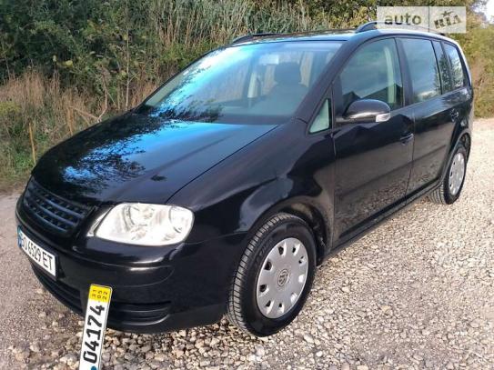 Volkswagen Touran
                          2004г. в рассрочку