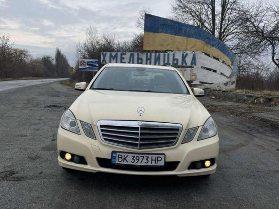 Mercedes-benz E 200 cdi                       2011г. в рассрочку