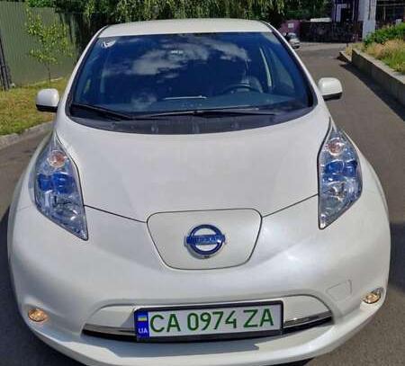 Nissan Leaf
                            2015г. в рассрочку