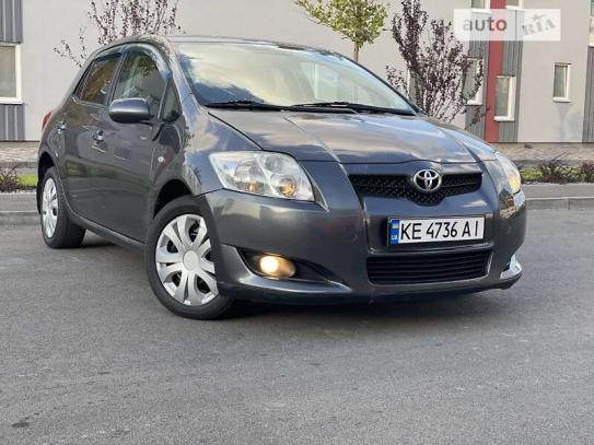 Toyota Auris 2008р. у розстрочку