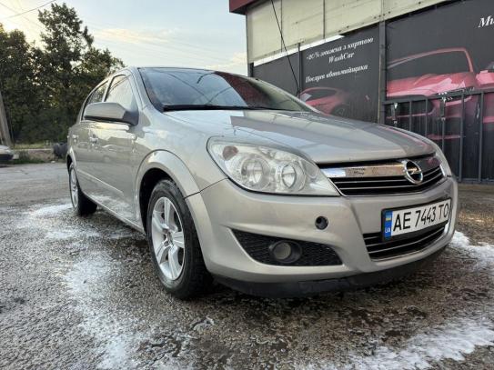 Opel Astra                           2007г. в рассрочку
