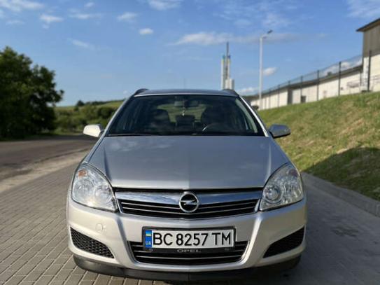 Opel Astra                           2007г. в рассрочку