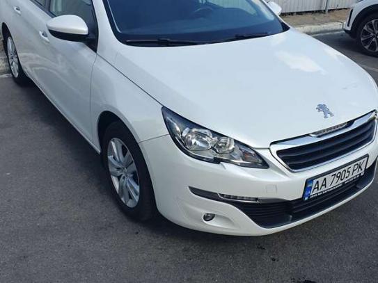 Peugeot 308 2016г. в рассрочку