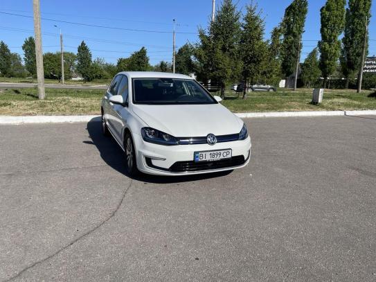 Volkswagen E-golf
                          2015г. в рассрочку