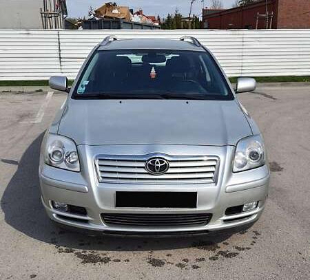 Toyota Avensis 2004г. в рассрочку