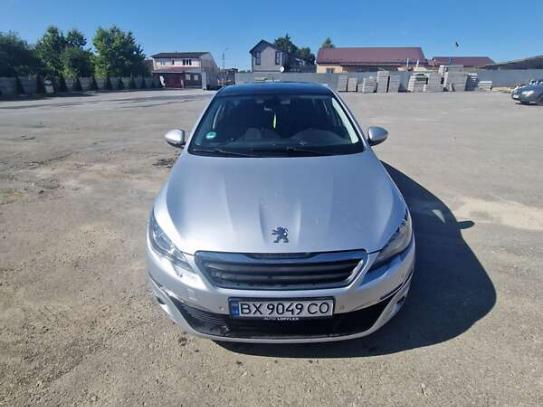 Peugeot 308                             2015г. в рассрочку