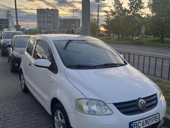 Volkswagen Fox                             2010г. в рассрочку