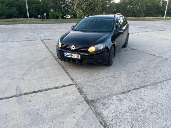 Volkswagen Golf                            2011г. в рассрочку