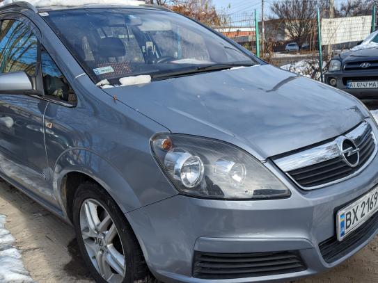 Opel Zafira                          2006г. в рассрочку