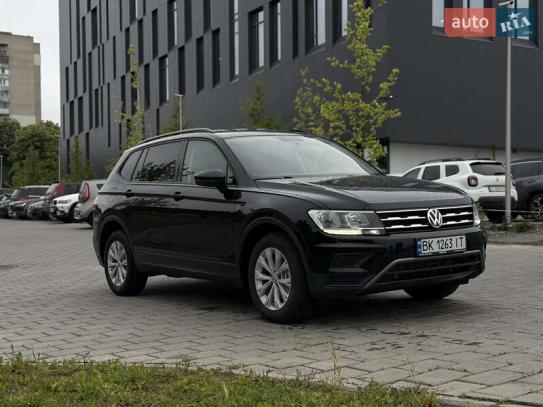 Volkswagen Tiguan
                          2021г. в рассрочку